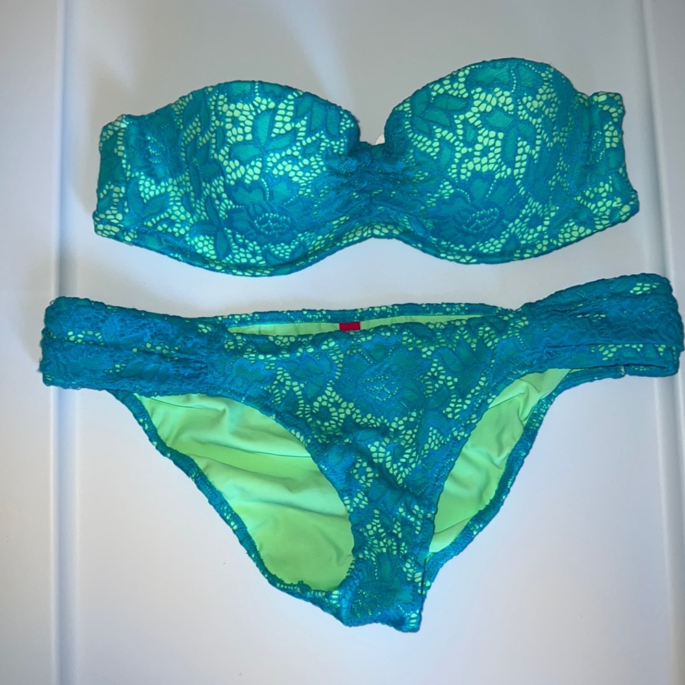Victoria’s Secret bikini